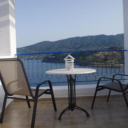 Rania Studios Poros Town Exterior foto